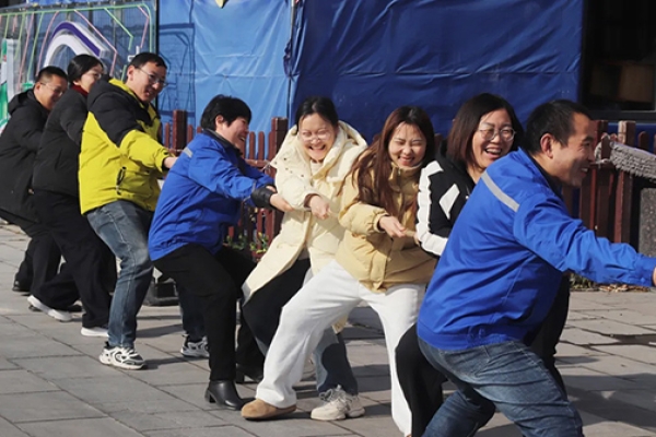 力拔山“河”，“绳”采飞扬！力博重工元旦趣味拔河赛圆满落幕！